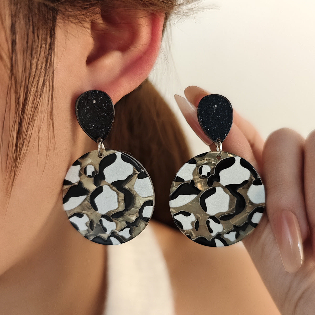 Wholesale Small fresh three-dimensional flower earrings